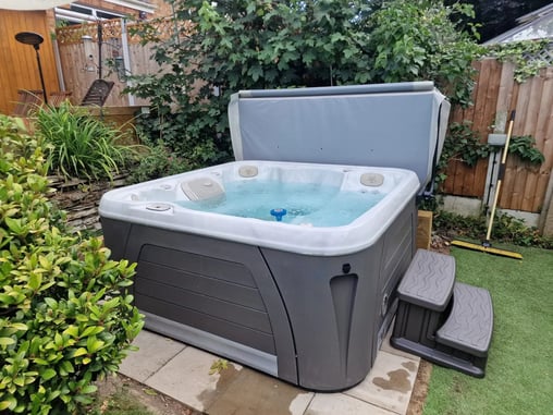 hot-tub-install-garden-spa