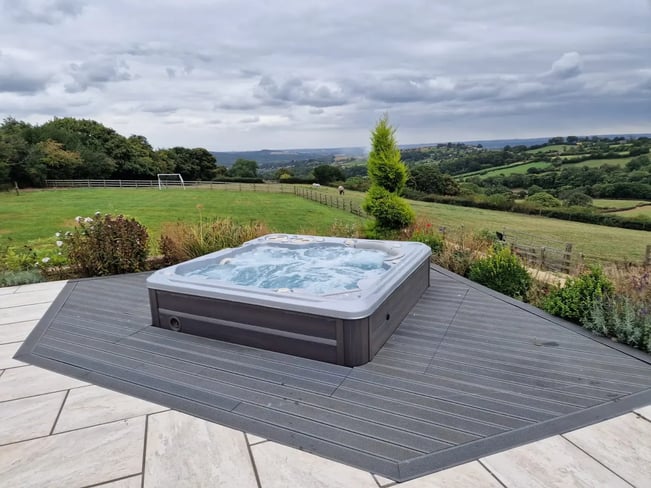 hydropool-hot-tub-decking-self-cleaning-sunken