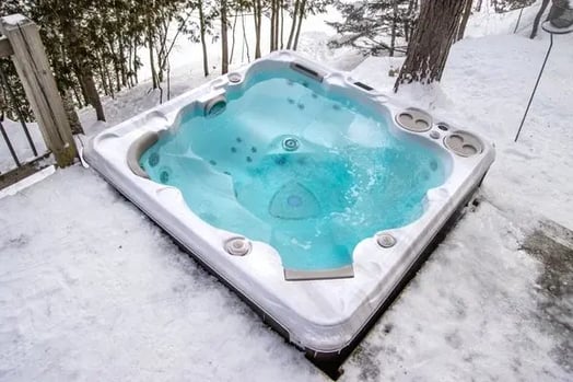 winter-hot-tub-hydropool-self-clean-cold