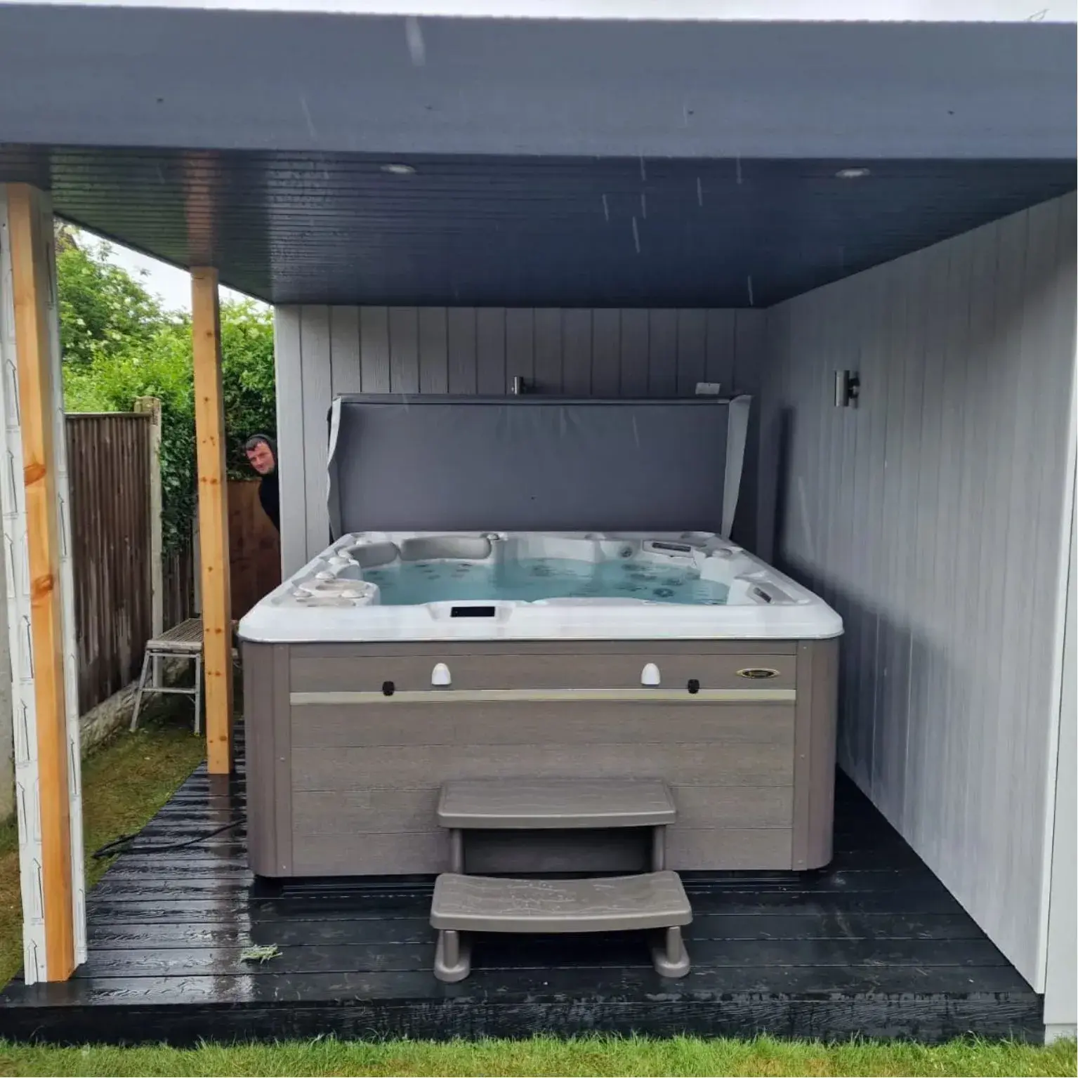 hot tub enclosure veranda 