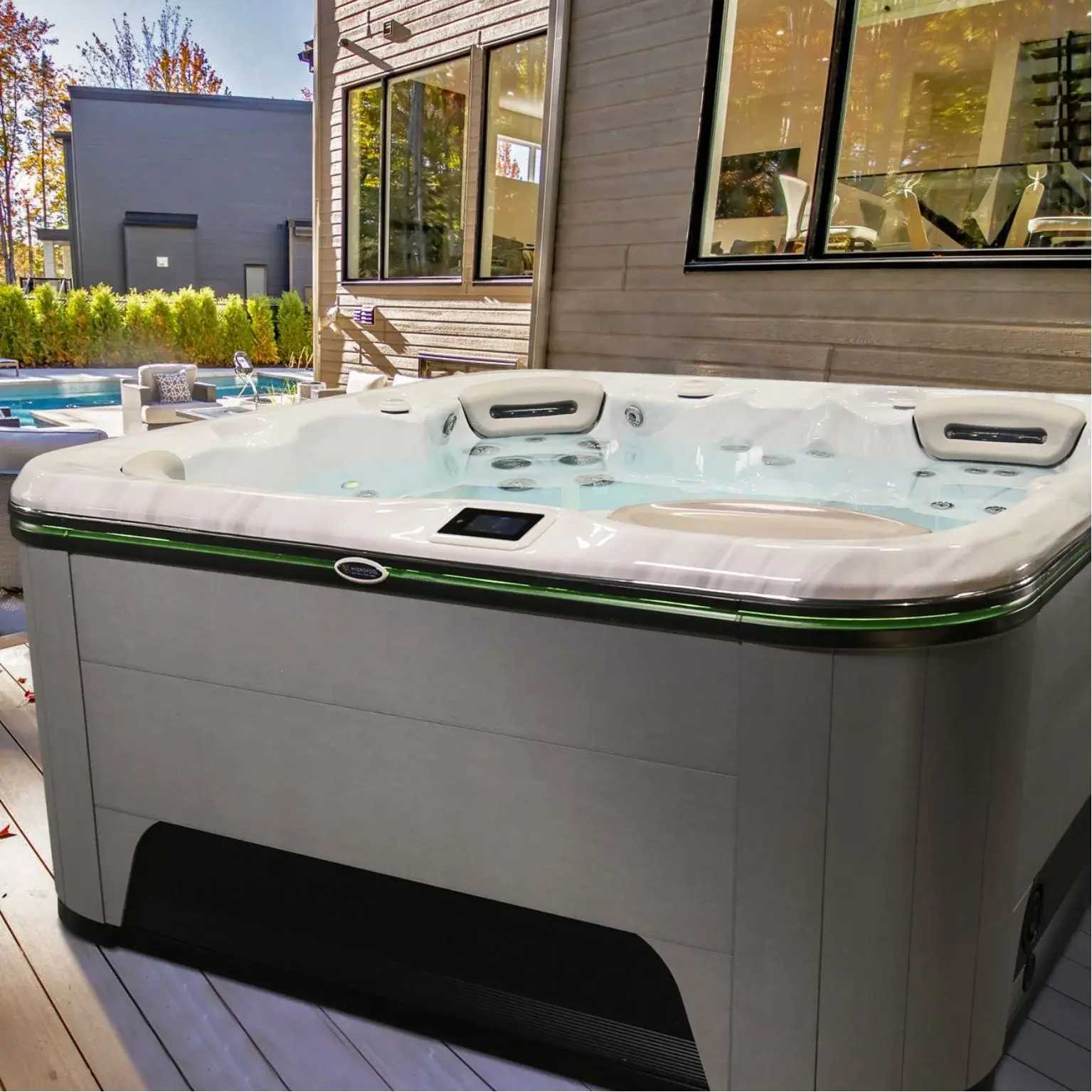 Hydropool hot tub self-cleaning